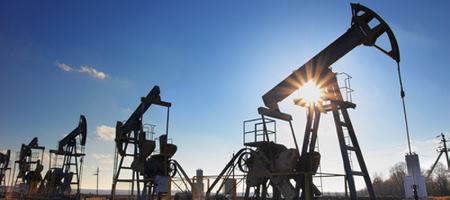 Нефть корректируется на новостях об увеличении добычи