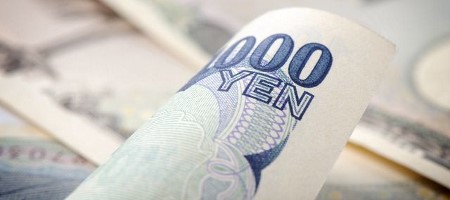 Японская иена пробила отметку в 150 за доллар. Что повлияло?