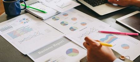 Во что вкладывать рубли при падающих ставках по депозитам?