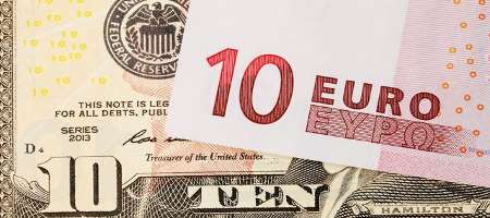 Евро выше паритета